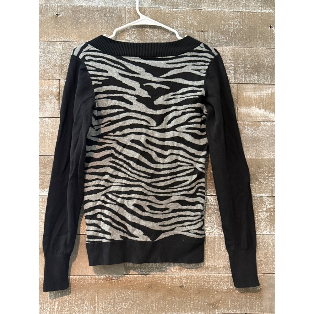 Express V-Neck Zebra Print Sweater Womens Large Black Gray - Picture 3 of 4